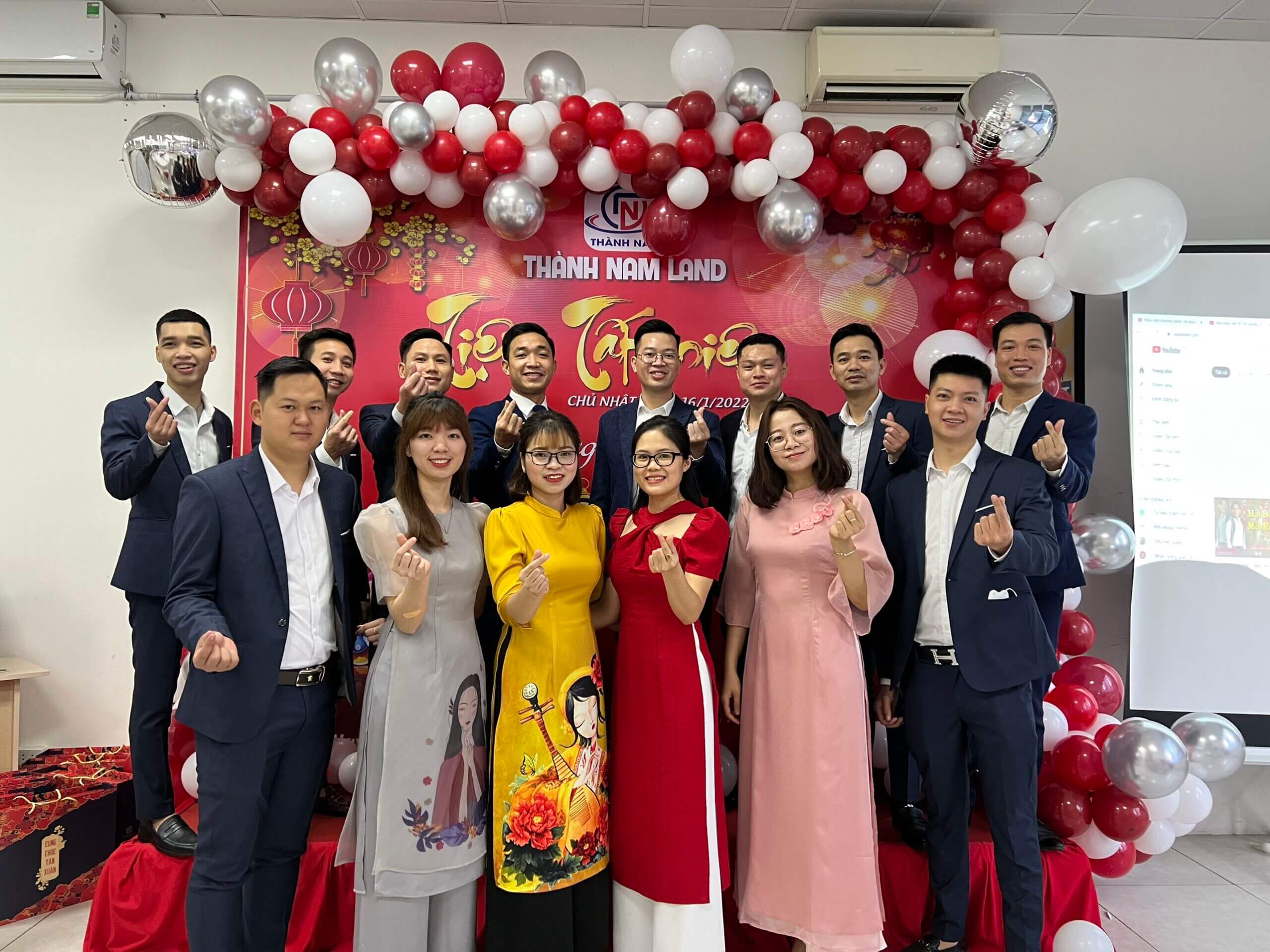 tất niên Thành Nam Land